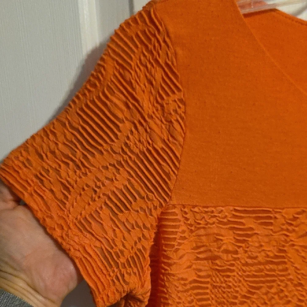 Calvin Klein Bright Orange Top - Picture 6 of 9